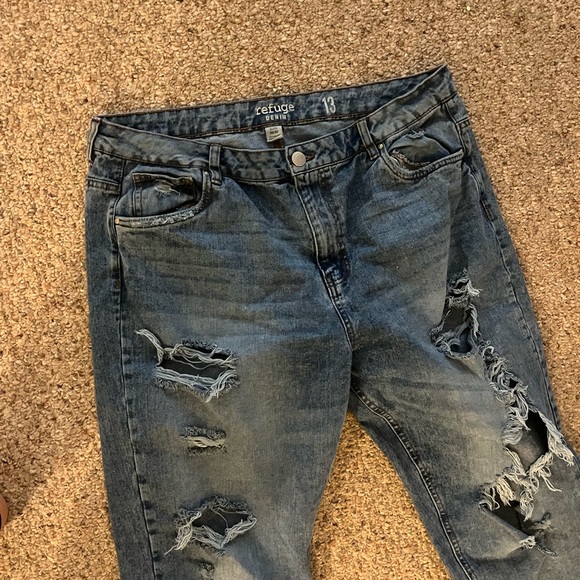 Beautiful Flare Ripped Pants - Picture 5 of 6